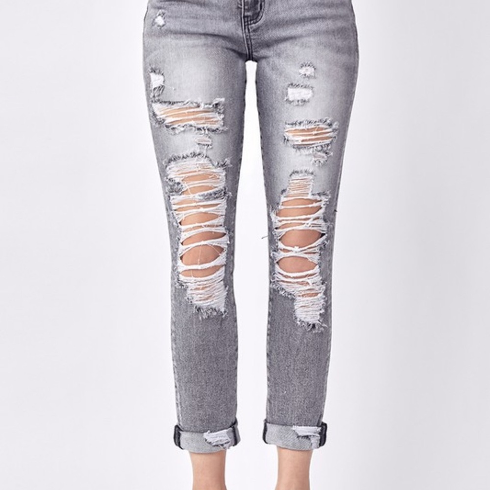 Trendy Distressed Ankle Jeans in Gray